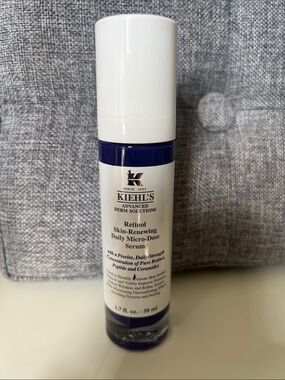 Kiehl's White & Deep Blue Retinol Daily Micro-Dose Serum